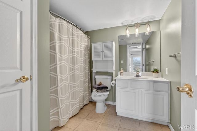 530 Nirk Avenue F, St Louis, MO 63122