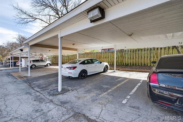 530 Nirk Avenue F, St Louis, MO 63122