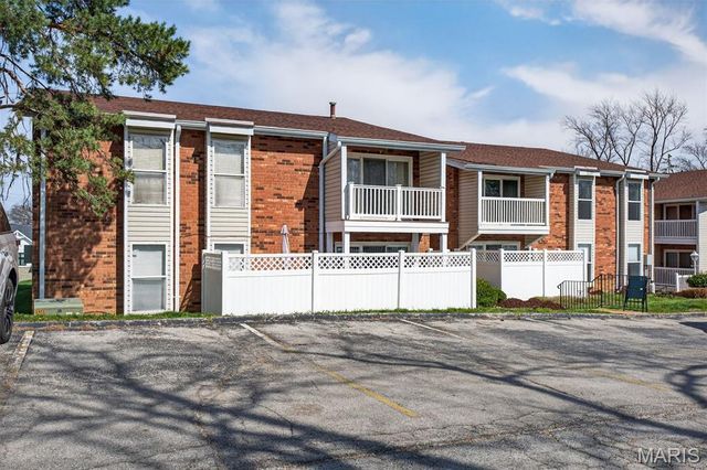 530 Nirk Avenue F, St Louis, MO 63122