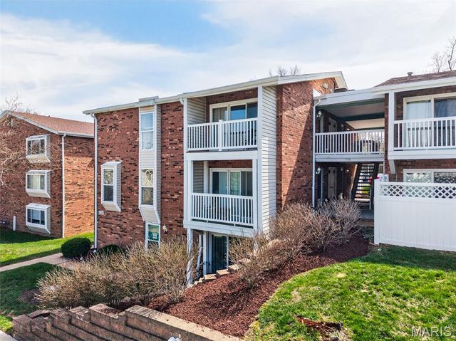 530 Nirk Avenue F, St Louis, MO 63122