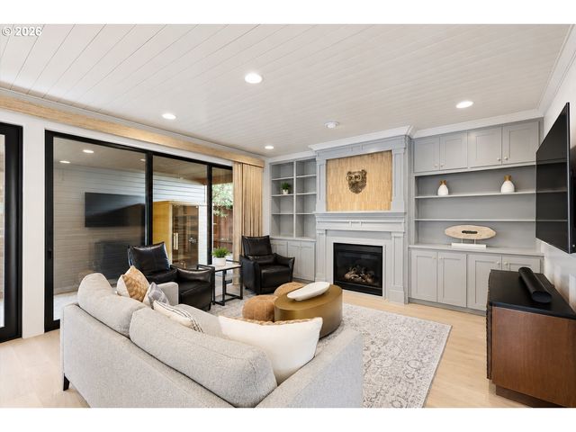 1716 4TH Ave, West Linn, OR 97068