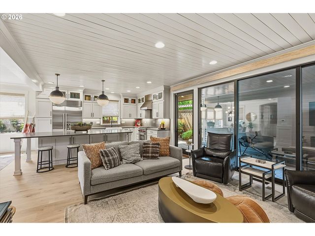 1716 4TH Ave, West Linn, OR 97068