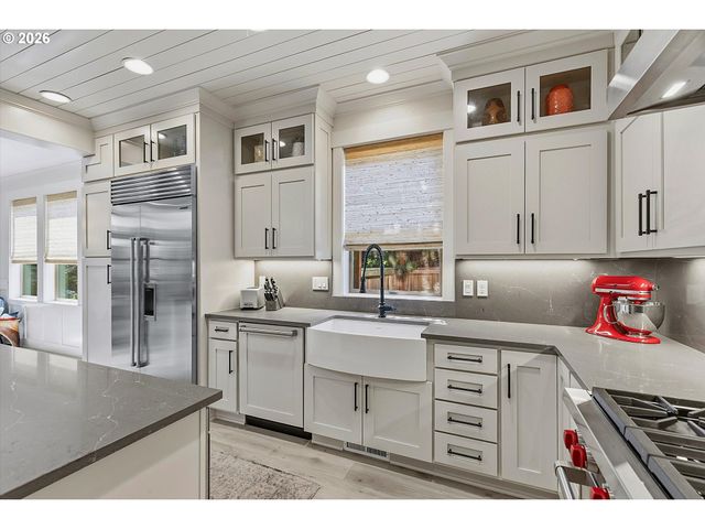 1716 4TH Ave, West Linn, OR 97068
