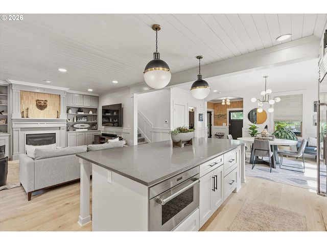 1716 4TH Ave, West Linn, OR 97068