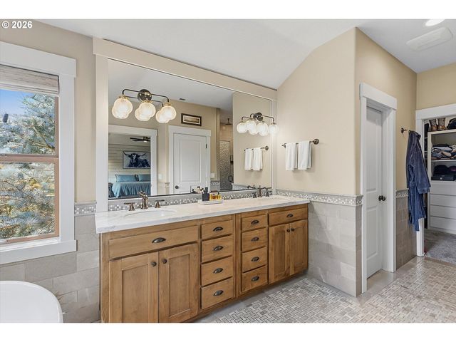 1716 4TH Ave, West Linn, OR 97068