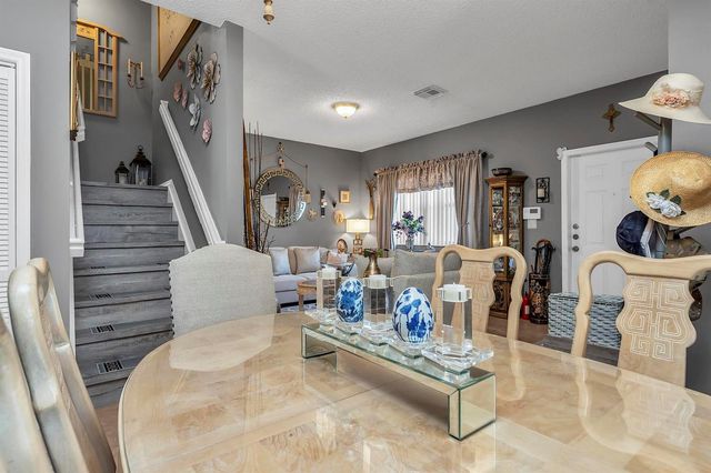 16637 NW 73rd Place, Miami Lakes, FL 33014