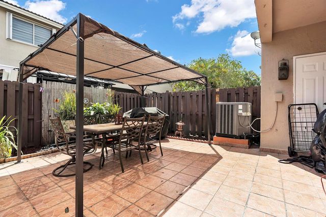 16637 NW 73rd Place, Miami Lakes, FL 33014