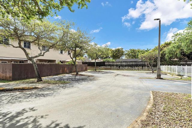 16637 NW 73rd Place, Miami Lakes, FL 33014