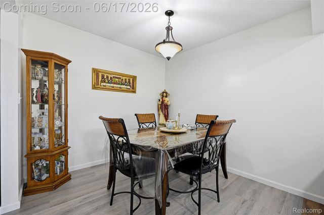 29792 City Center Drive 4, Warren, MI 48093