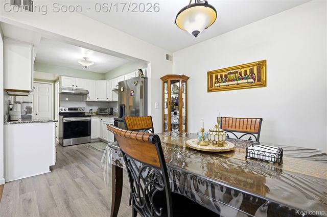 29792 City Center Drive 4, Warren, MI 48093