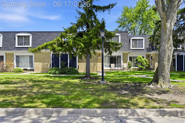 29792 City Center Drive 4, Warren, MI 48093