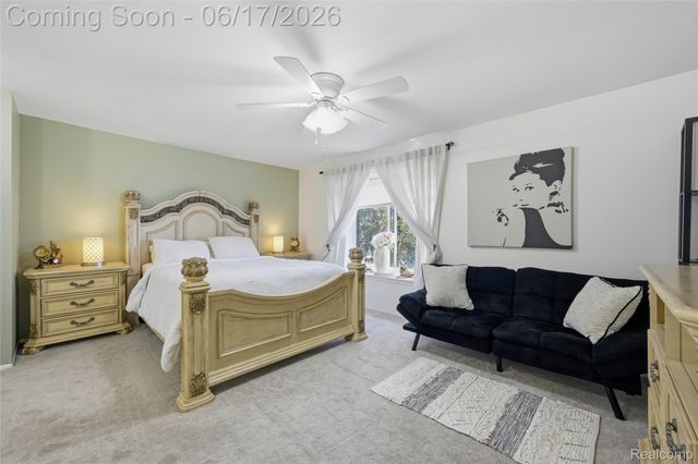 29792 City Center Drive 4, Warren, MI 48093