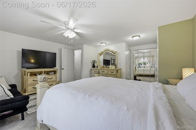 29792 City Center Drive 4, Warren, MI 48093