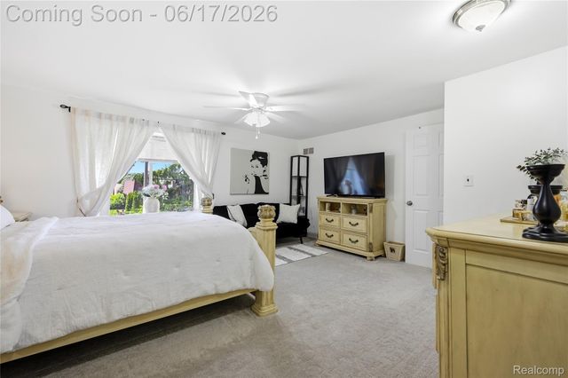 29792 City Center Drive 4, Warren, MI 48093