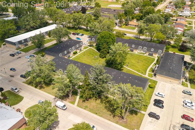 29792 City Center Drive 4, Warren, MI 48093