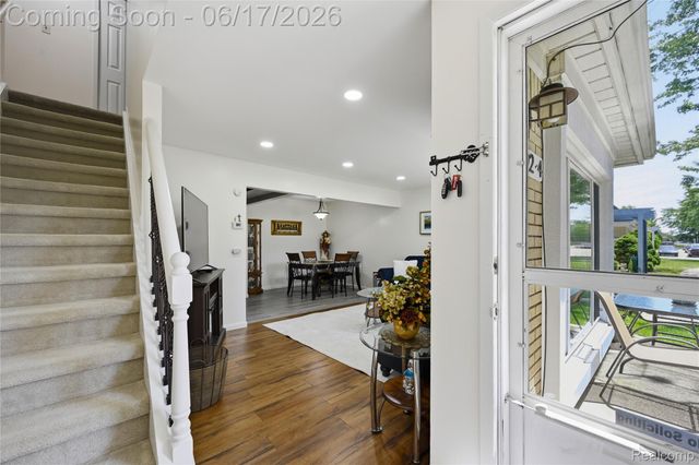 29792 City Center Drive 4, Warren, MI 48093