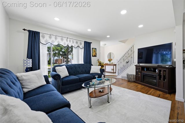 29792 City Center Drive 4, Warren, MI 48093