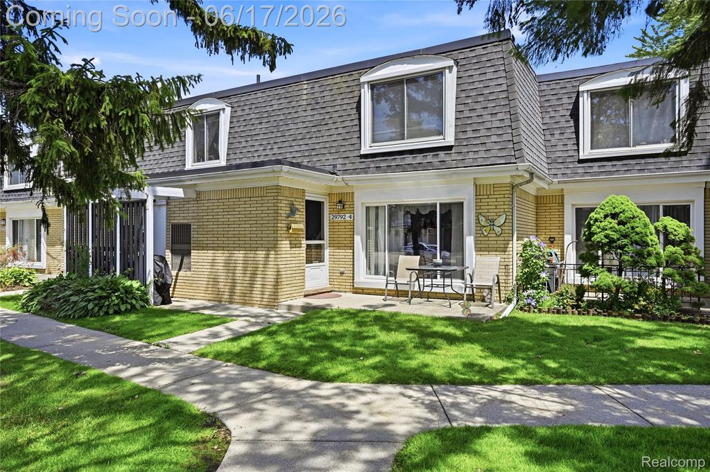 29792 City Center Drive 4, Warren, MI 48093