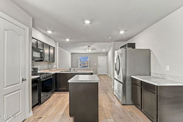 14548 Faxon Yucca, Horizon City, TX 79928