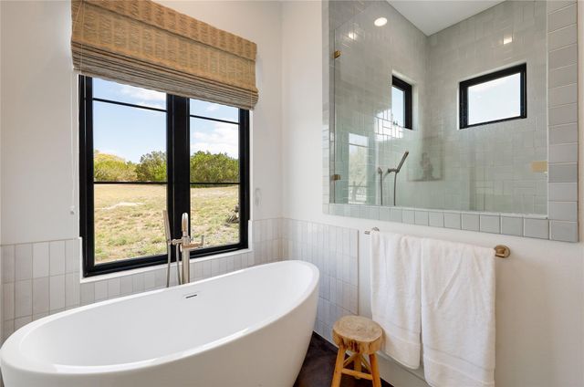 329 Calvary CV, Dripping Springs, TX 78620