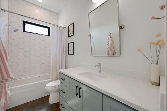 329 Calvary CV, Dripping Springs, TX 78620