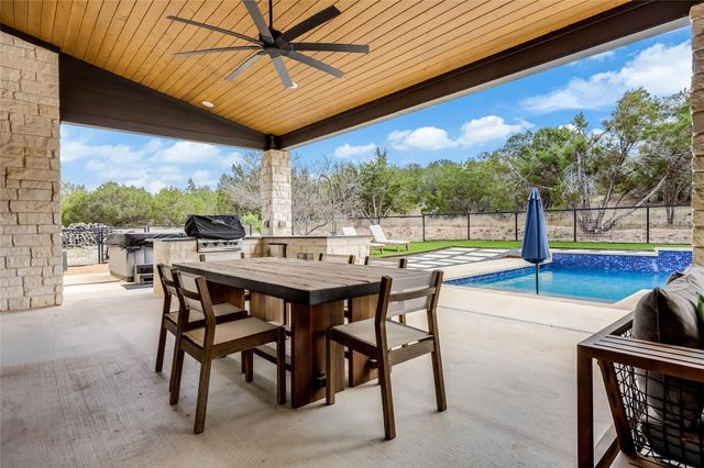 329 Calvary CV, Dripping Springs, TX 78620