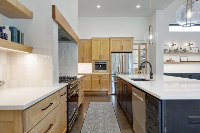 329 Calvary CV, Dripping Springs, TX 78620