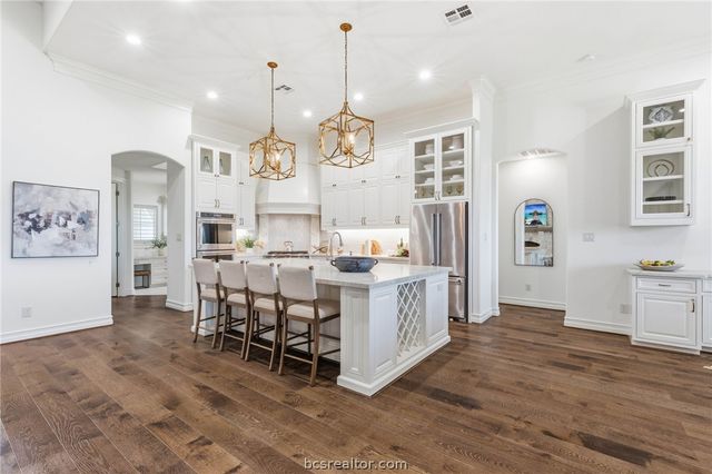 4425 Williams Lake Drive, College Station, TX 77845