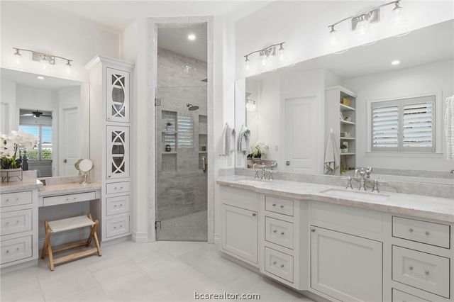 4425 Williams Lake Drive, College Station, TX 77845