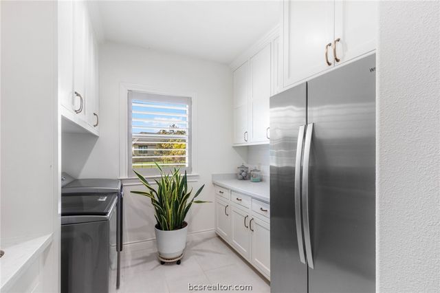 4425 Williams Lake Drive, College Station, TX 77845