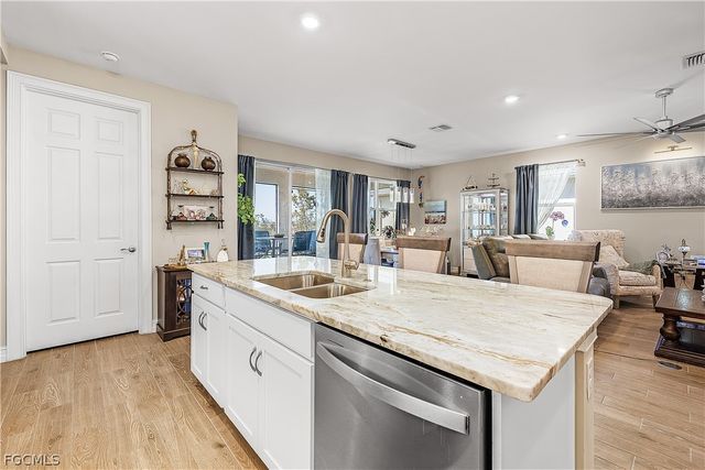 316 Spring Hill Lake LOOP, Cape Coral, FL 33993