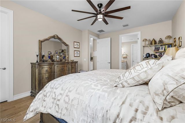 316 Spring Hill Lake LOOP, Cape Coral, FL 33993