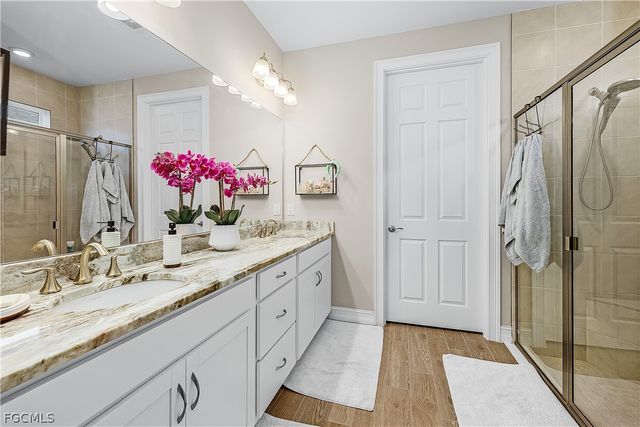 316 Spring Hill Lake LOOP, Cape Coral, FL 33993