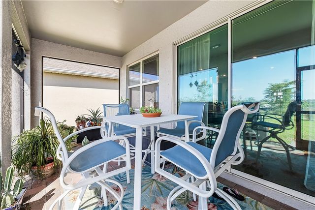 316 Spring Hill Lake LOOP, Cape Coral, FL 33993