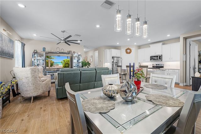 316 Spring Hill Lake LOOP, Cape Coral, FL 33993