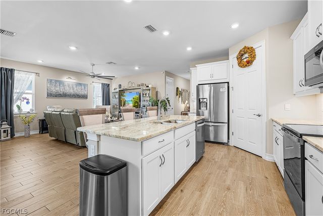 316 Spring Hill Lake LOOP, Cape Coral, FL 33993