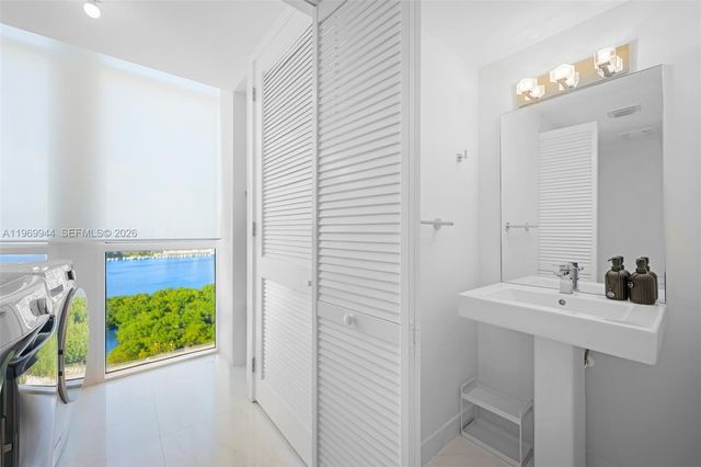 400 Sunny Isles Boulevard 2004, Sunny Isles Beach, FL 33160