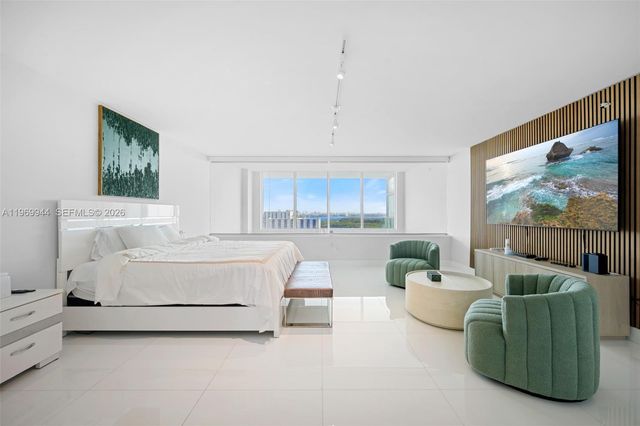 400 Sunny Isles Boulevard 2004, Sunny Isles Beach, FL 33160