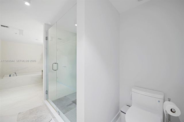 400 Sunny Isles Boulevard 2004, Sunny Isles Beach, FL 33160
