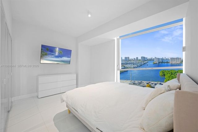 400 Sunny Isles Boulevard 2004, Sunny Isles Beach, FL 33160