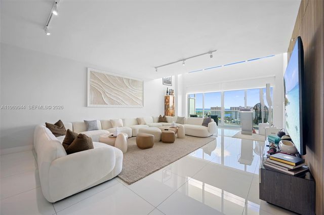 400 Sunny Isles Boulevard 2004, Sunny Isles Beach, FL 33160
