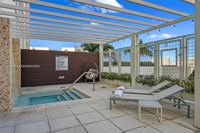 400 Sunny Isles Boulevard 2004, Sunny Isles Beach, FL 33160