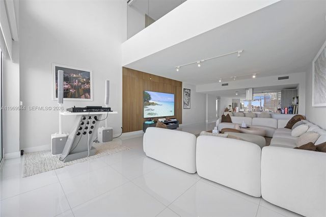 400 Sunny Isles Boulevard 2004, Sunny Isles Beach, FL 33160