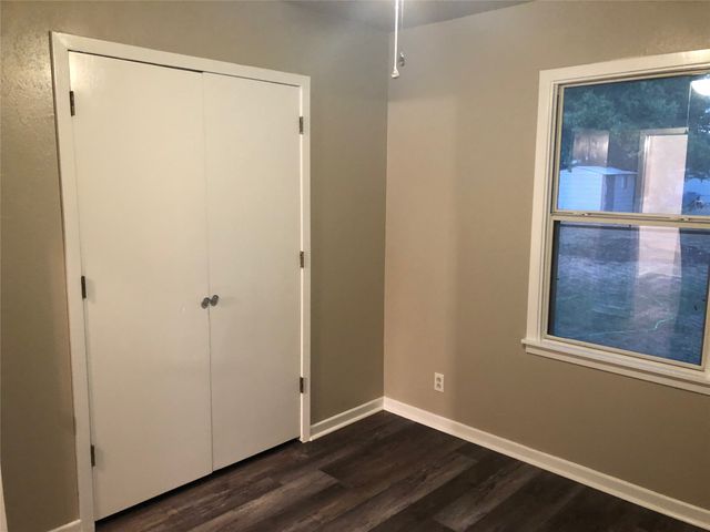 524 Renfro Street, Burleson, TX 76028