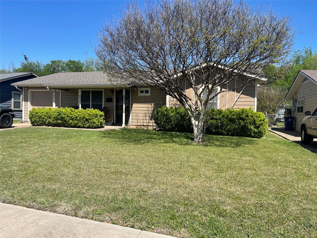 524 Renfro Street, Burleson, TX 76028