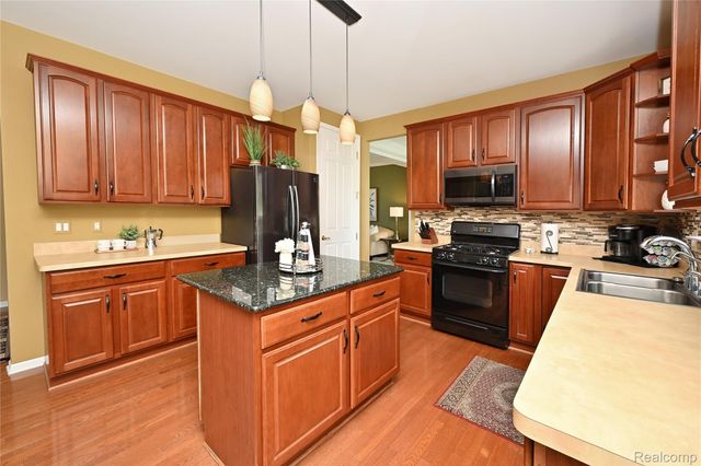 57813 Cider Mill Drive, Lyon Charter Township, MI 48165