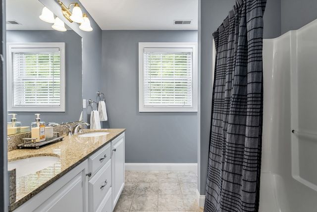 188 Crosby St Ext, Haverhill, MA 01830
