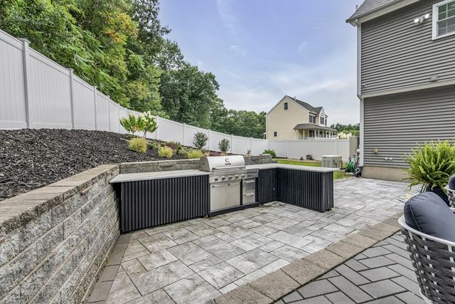 188 Crosby St Ext, Haverhill, MA 01830