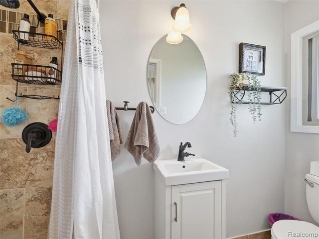 39582 Burton Drive, Novi, MI 48375