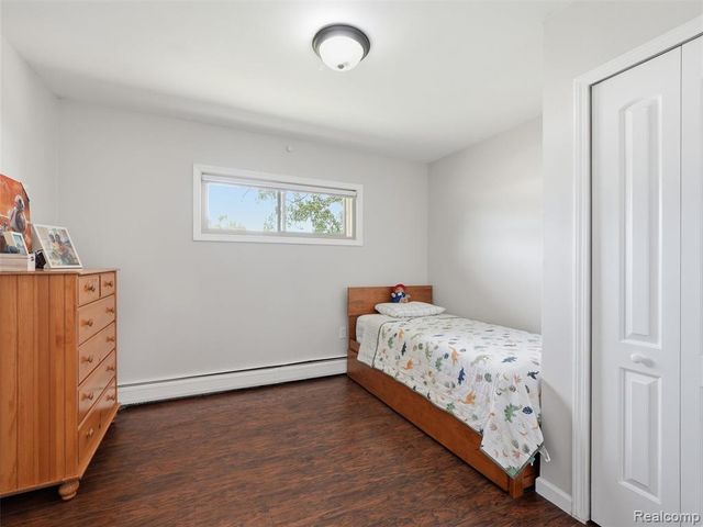 39582 Burton Drive, Novi, MI 48375